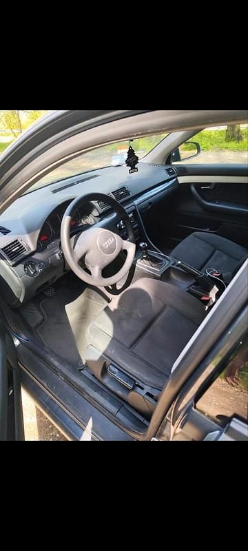 Second-hand Audi A4 131 CP (96 kW) 2002 Berlinǎ