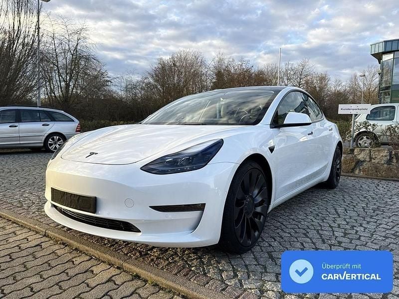 Weiß Gebraucht 2022 Tesla Model 3 Performance Limousine | 28.990 € (Guter Preis) - Bild 1/4