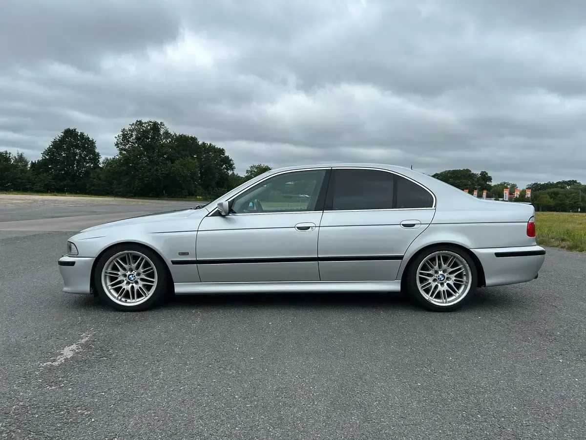 Gebraucht BMW 525 M Sport 192 PS (141 kW) 2002 Silber Limousine