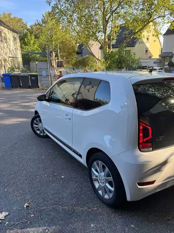 Gebraucht VW up! CLUB 60 PS (44 kW) 2016 Weiß Kleinwagen