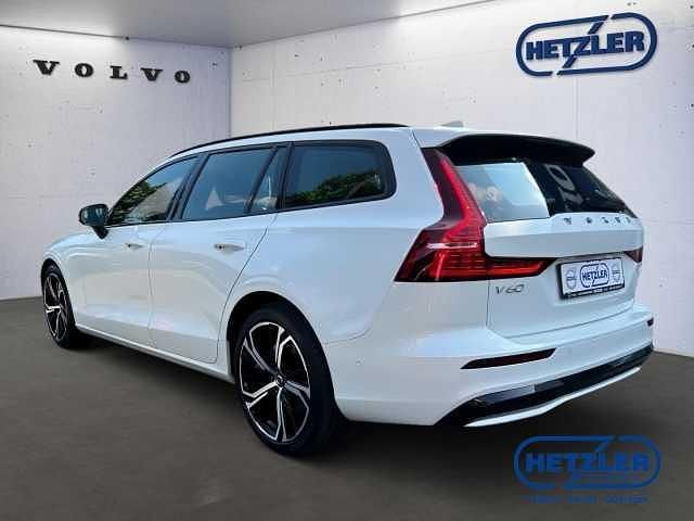 Gebraucht Volvo V60 145 PS (106 kW) 2024 Kombi