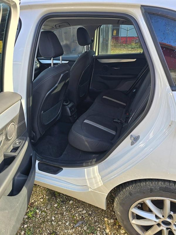 Gebraucht BMW 218 150 PS (110 kW) 2014 Weiß Kombi