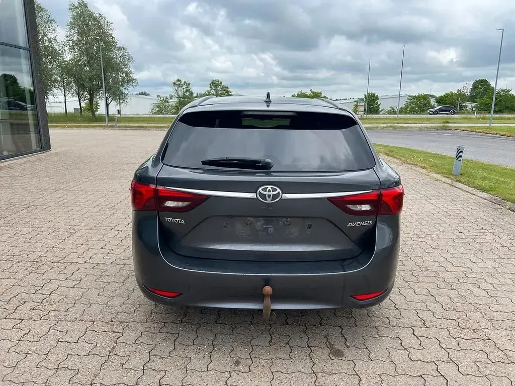 Gebraucht Toyota Avensis Comfort 147 PS (108 kW) 2016 Kombi