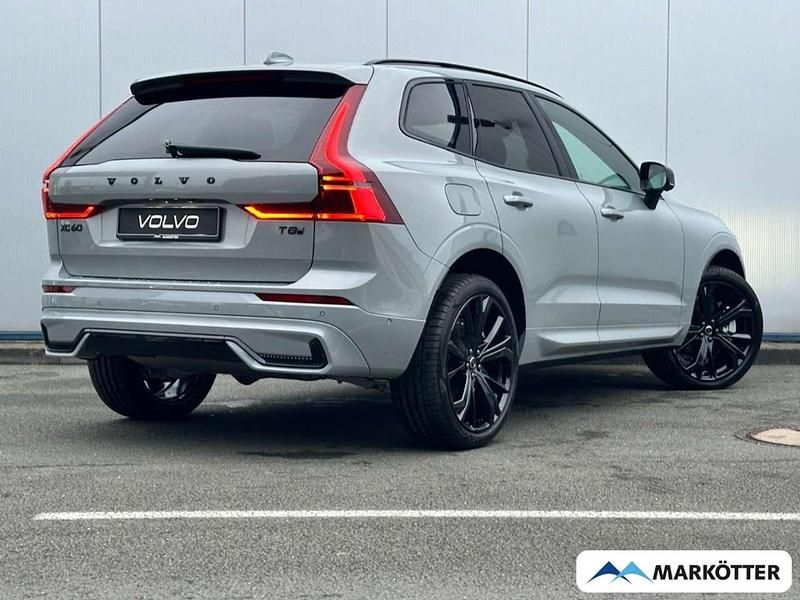 Neu Volvo XC60 Plus 455 PS (334 kW) 2026 Grau SUV
