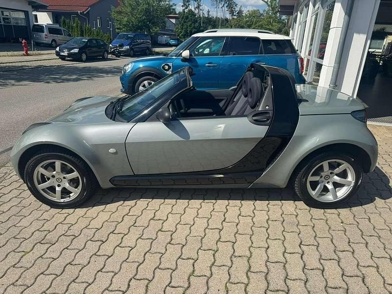 Schwarz Gebraucht 2004 Smart Roadster Cabrio | 5.900 € (Fairer Preis) - Bild 1/4