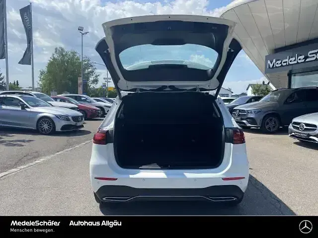 Gebraucht Mercedes B200 Advanced 150 PS (110 kW) 2024 Unilack polarweiß Kleinwagen