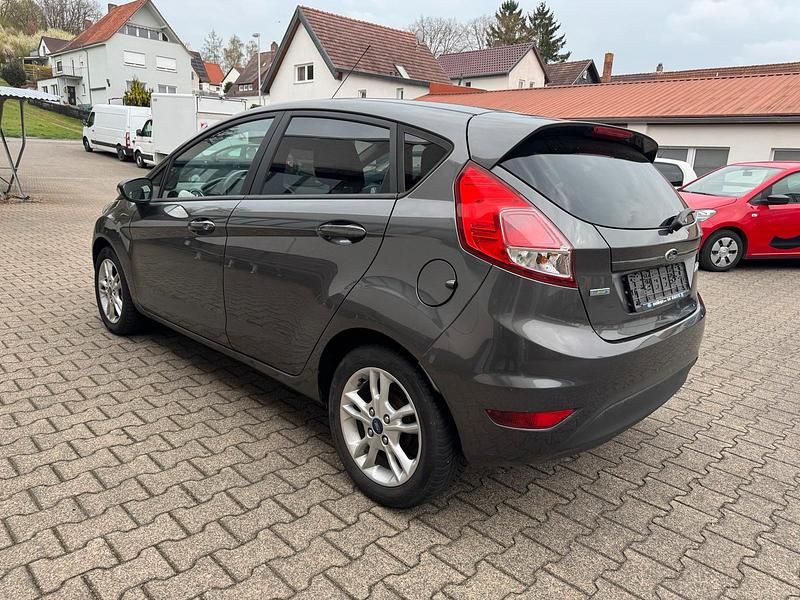 Usata Ford Fiesta 2016 Grigio Utilitaria