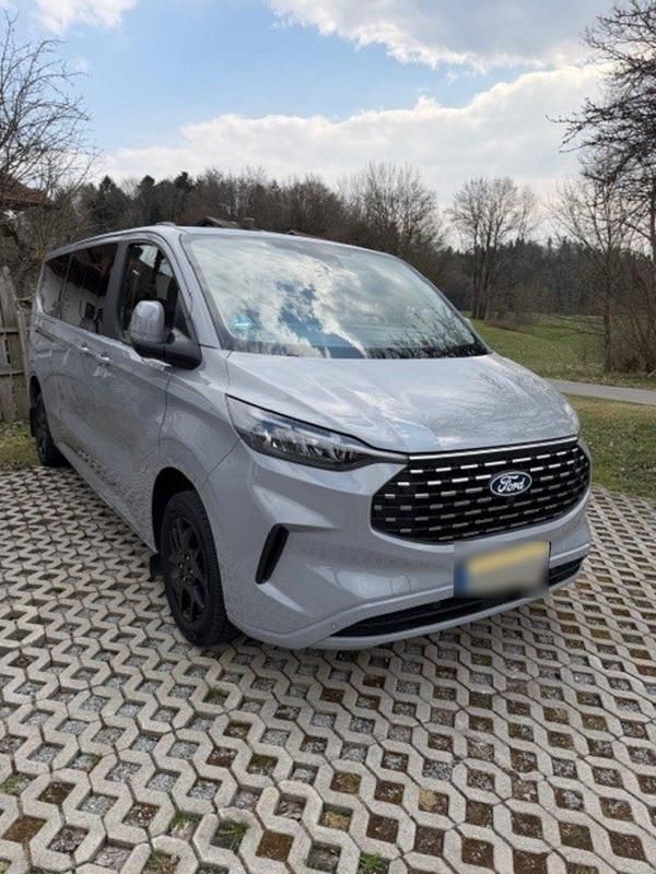 Gebraucht Ford Tourneo 150 PS (110 kW) 2024 Grau Van / Kleinbus