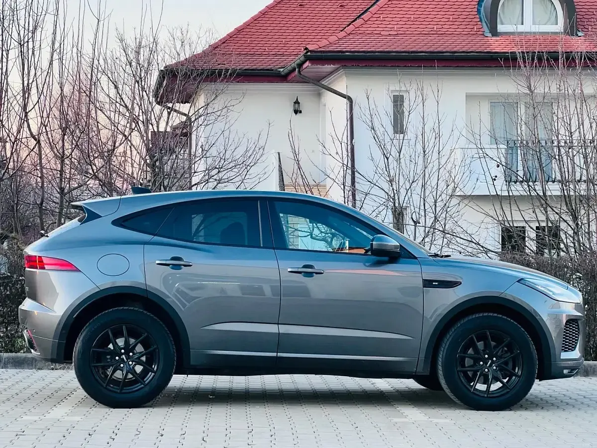 Gebraucht Jaguar E-Pace R-Dynamic 180 PS (132 kW) 2020 Grau SUV