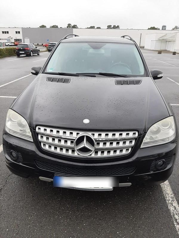 Schwarz Gebraucht 2007 Mercedes ML280 SUV | 5.999 € - Bild 1/4