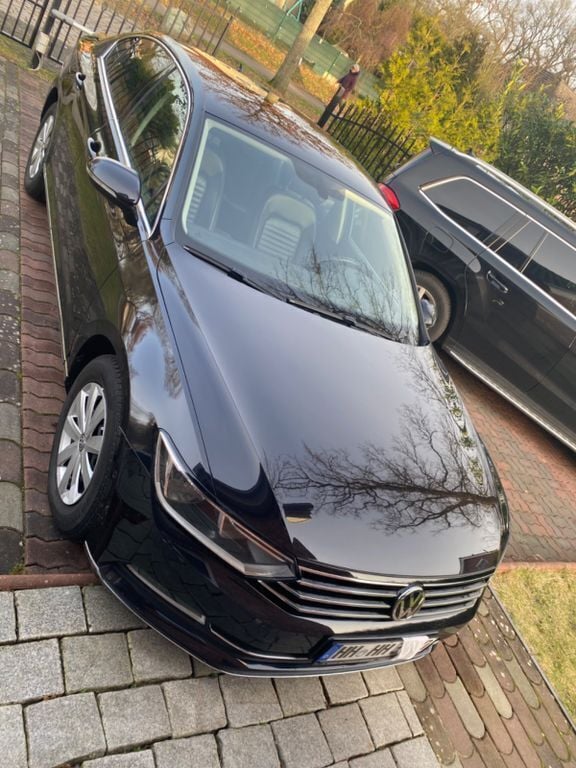 Schwarz Gebraucht 2016 VW Passat Highline Limousine | 12.000 € (Guter Preis) - Bild 1/4