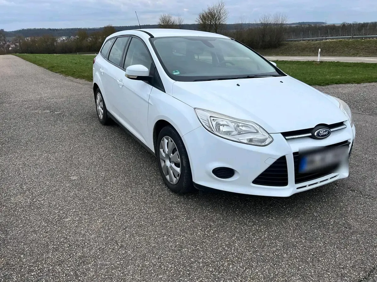 Gebraucht Ford Focus 115 PS (84 kW) 2013 Weiß Kombi