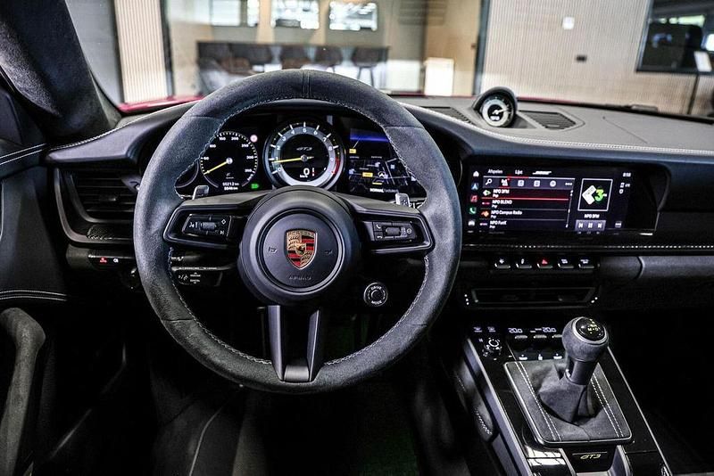 Gebraucht Porsche 992 510 PS (375 kW) 2023 Violett