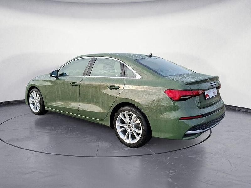 Gebraucht Audi A3 Ambiente 116 PS (85 kW) 2025 Grün Limousine