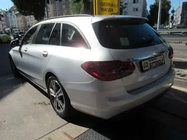 Gebraucht Mercedes C220 194 PS (142 kW) 2021 Silber Limousine
