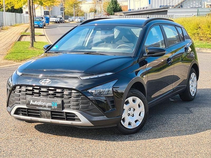 Schwarz Gebraucht 2024 Hyundai Bayon Trend SUV | 15.999 € (Superpreis) - Bild 1/3