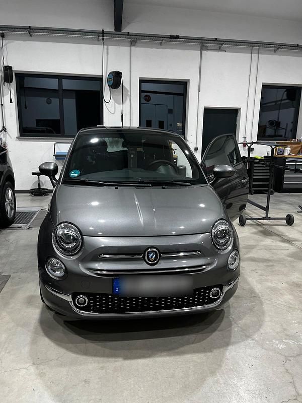 Grau Gebraucht 2023 Fiat 500 Dolcevita | 25.999 € (Fairer Preis) - Bild 1/4