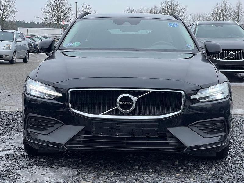 Gebraucht Volvo V60 163 PS (119 kW) 2021 Schwarz Kombi