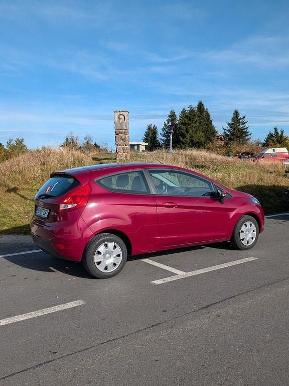 Gebraucht Ford Fiesta Titanium 97 PS (71 kW) 2009 Rot Kleinwagen