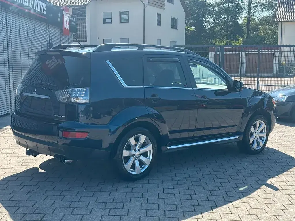 Gebraucht Mitsubishi Outlander Intense 177 PS (130 kW) 2011 Blau SUV