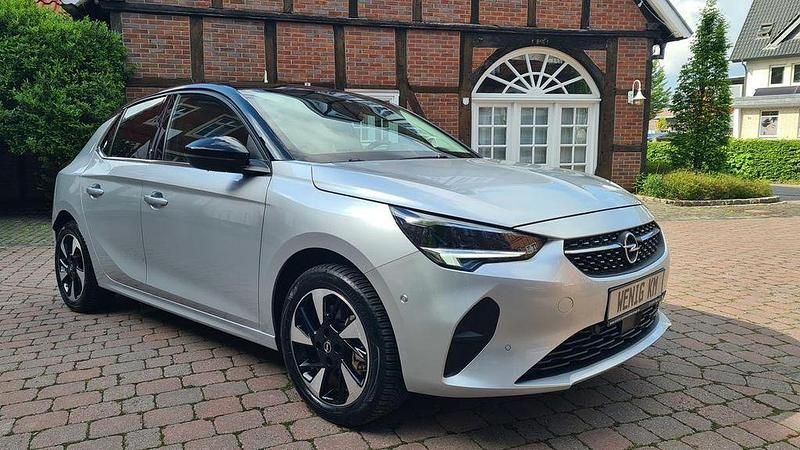 Silber Gebraucht 2022 Opel Corsa-e Elegance Kleinwagen | 16.498 € (Fairer Preis) - Bild 1/4