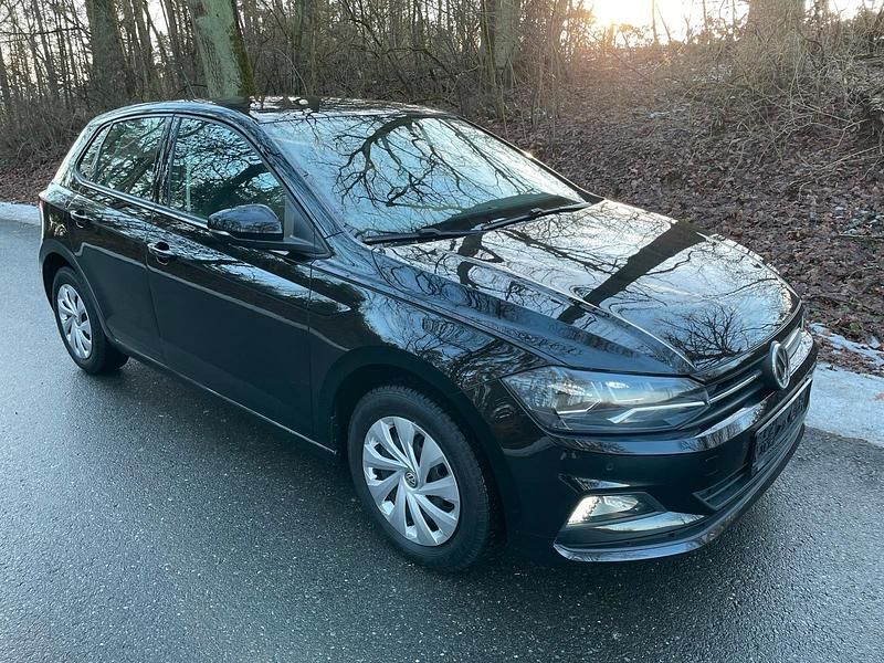 Gebraucht VW Polo Comfortline 80 PS (58 kW) 2019 Schwarz Limousine