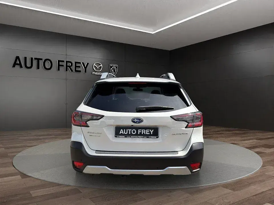 Gebraucht Subaru Outback Platinum 169 PS (124 kW) 2021 Crystal white pearl Kombi