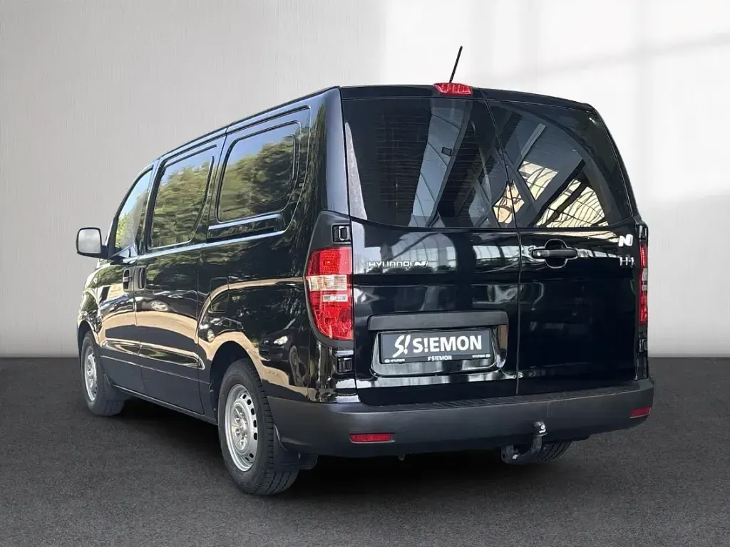 Gebraucht Hyundai H-1 Comfort 170 PS (125 kW) 2019 Schwarz Van / Kleinbus