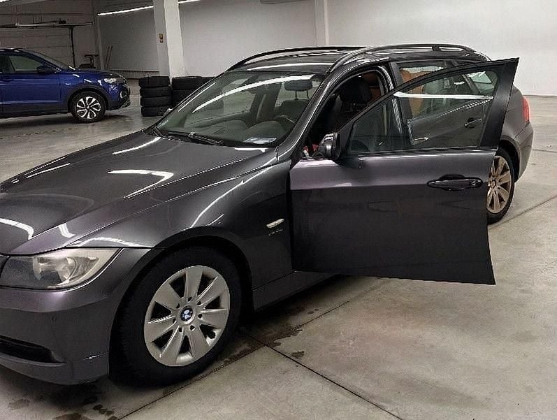 Gebraucht BMW 320 170 PS (125 kW) 2007 Grau Kombi