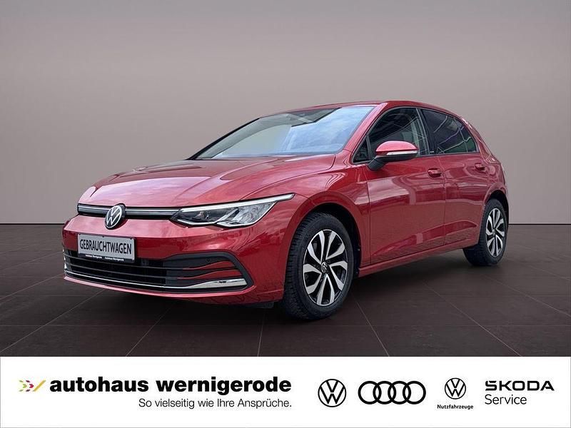 Gebraucht VW Golf VIII Active 110 PS (80 kW) 2021 Kings red metallic Limousine