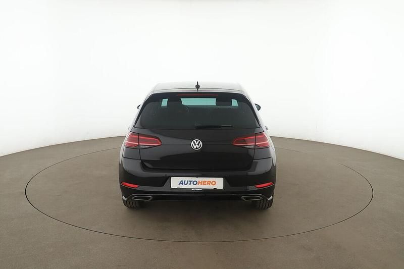 Gebraucht VW Golf VII Highline 2019 Schwarz Limousine