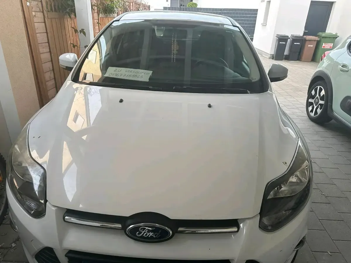 Gebraucht Ford Focus 125 PS (91 kW) 2012 Weiß Limousine
