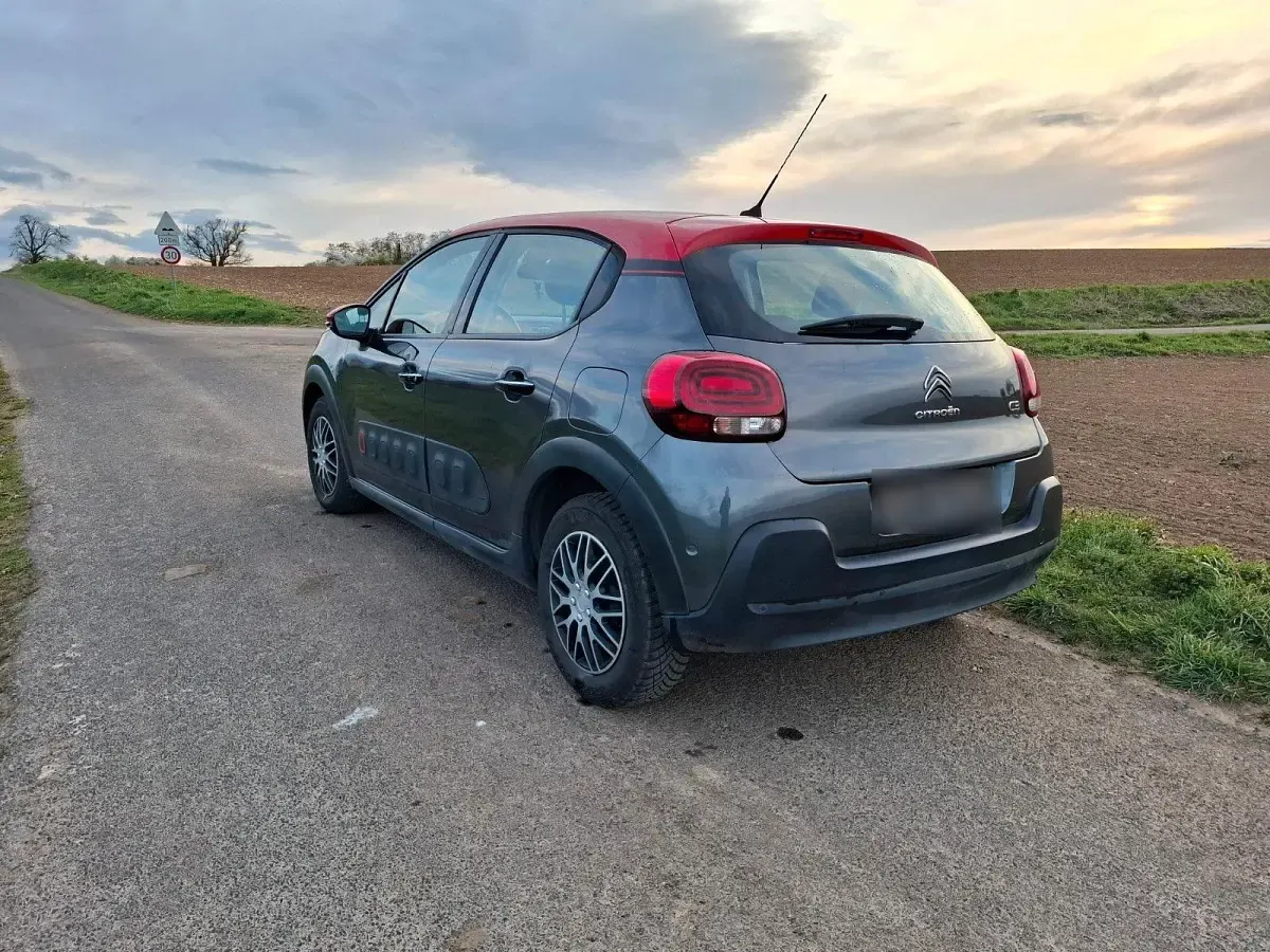 Usado Citroën C3 PureTech 110 CV (80 kW) 2017 Gris Utilitario