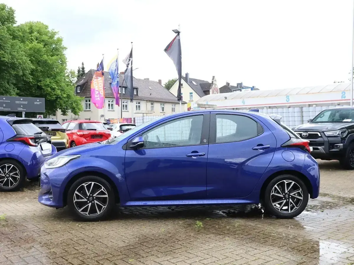 Gebraucht Toyota Yaris Team 116 PS (85 kW) 2022 Blau Kleinwagen