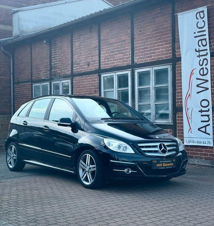 Gebraucht Mercedes B180 109 PS (80 kW) 2011 Schwarz Van / Kleinbus