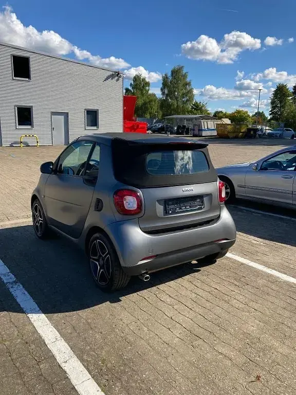 Używany Smart ForTwo Cabrio 90 KM (66 kW) 2019 Szary Kabriolet