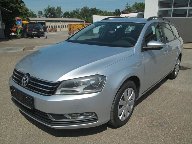 Silber Gebraucht 2014 VW Passat Trendline Kombi | 6.900 € (Guter Preis) - Bild 1/4