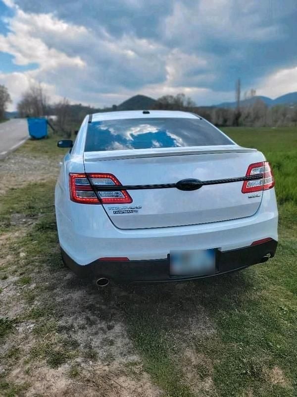 Second-hand Ford Taurus 288 CP (211 kW) 2015 Alb Berlinǎ