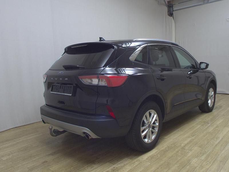 Gebraucht Ford Kuga Titanium 120 PS (88 kW) 2021 Schwarz SUV