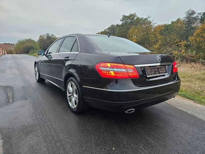 Gebraucht Mercedes E350 Elegance 231 PS (169 kW) 2009 Schwarz Limousine