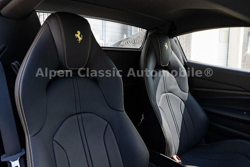 Gebraucht Ferrari F8 721 PS (530 kW) 2023 Grau Cabrio
