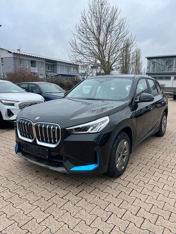 Gebraucht BMW iX1 225 kW (306 PS) 2024 Schwarz SUV
