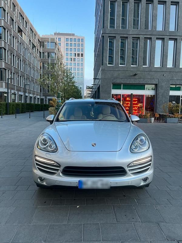 Gebraucht Porsche Cayenne 299 PS (219 kW) 2011 Silber SUV