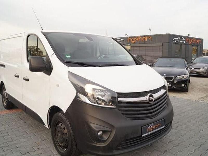 Gebraucht Opel Vivaro 118 PS (86 kW) 2018 Weiß Van / Kleinbus