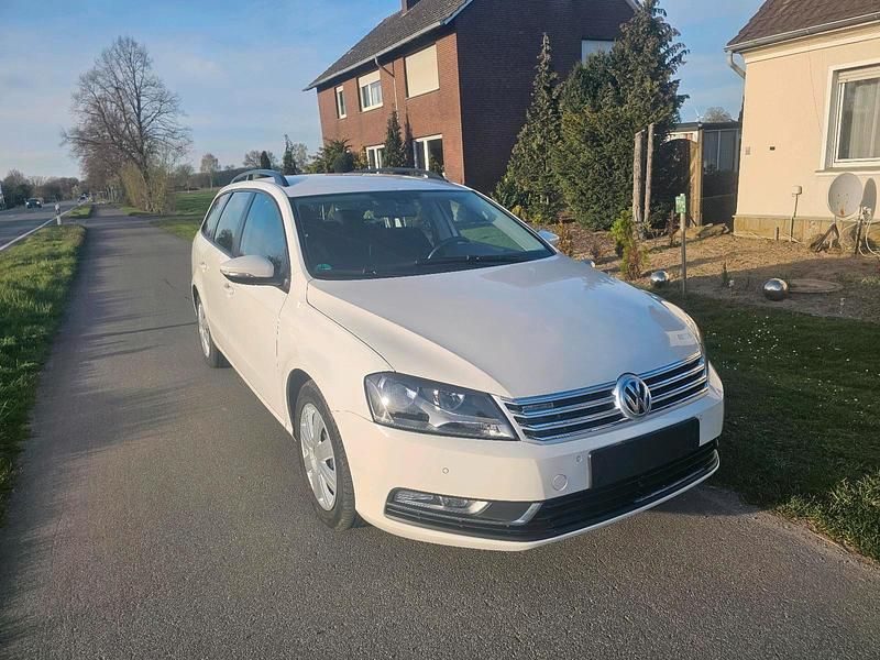 Gebraucht VW Passat 105 PS (77 kW) 2013 Weiß Kombi