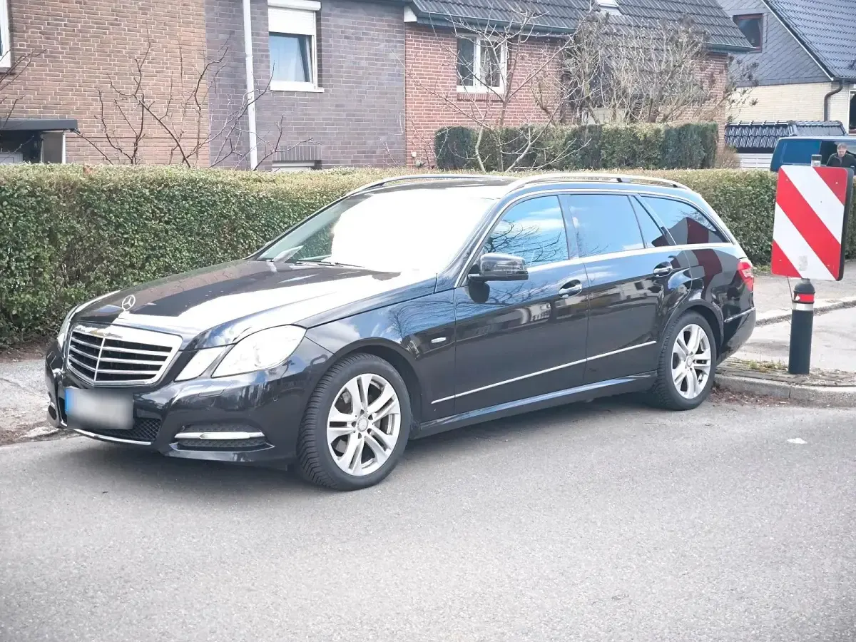 Usata Mercedes E220 170 CV (125 kW) 2010 Nero Station wagon