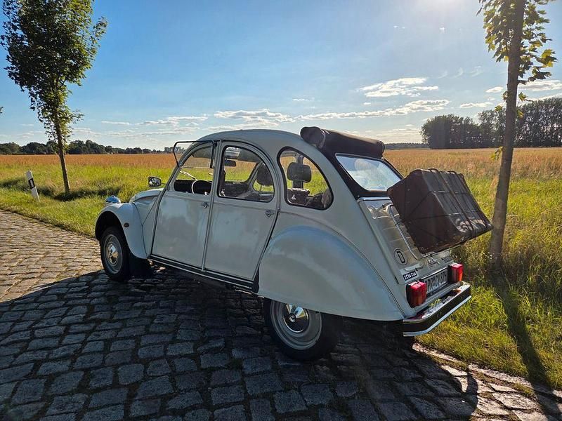 Weiß Gebraucht 1987 Citroën 2CV Limousine | 15.600 € - Bild 1/4