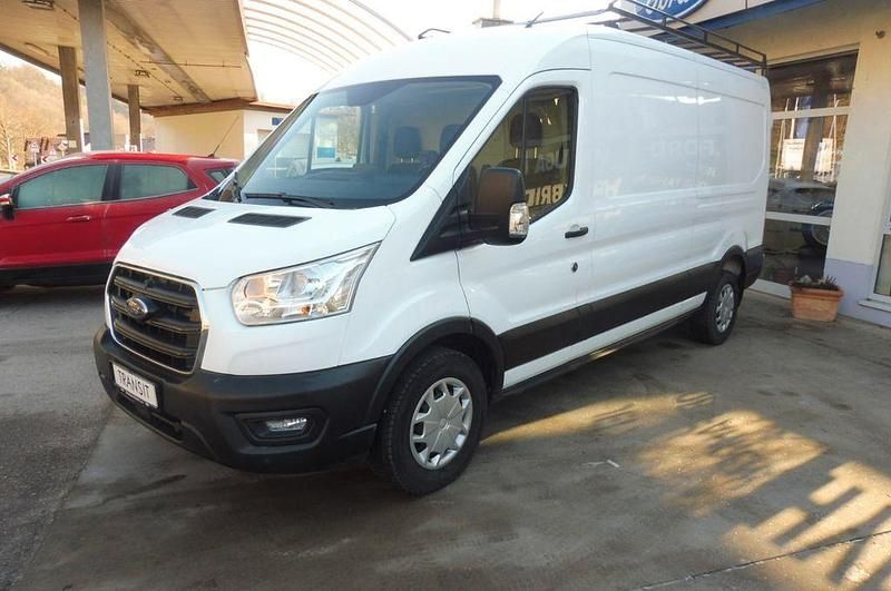 Gebraucht Ford Transit Trend 131 PS (96 kW) 2022 Weiß Limousine