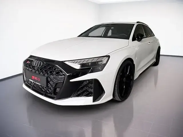Gebraucht Audi RS3 Sport 400 PS (294 kW) 2025 Arkonaweiß Limousine