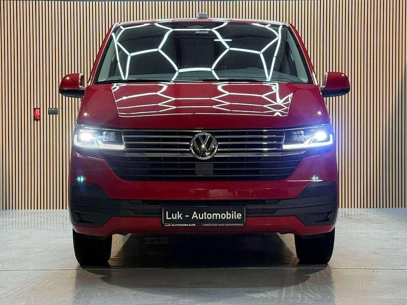 Second-hand VW Multivan 199 CP (146 kW) 2021 Roșu Monovolum